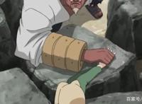 影级之间较量扳手腕，眼看纲手要赢了，谁知雷影毫无绅士风度！
