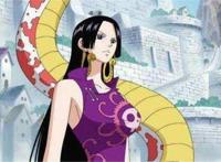 海贼王：当娜美穿上罗宾女帝同款，一个细节看出她“输”在哪