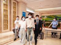 网红称娜美已签约辛巴，能在“外站”爆火，就是因为对方幕后支持