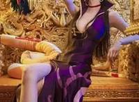 海贼王:cosplay第一绝色佳人女帝波雅·汉库克霸气荧屏