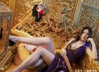 《海贼王》女帝波雅·汉库克COS成功霸气酷帅第一绝色美女!