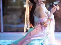 动漫：二次元美女们走出次元壁，来到了现实