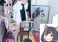 为了火不择手段，二次元主播故意走光花样露腿，真的是二次元吗？