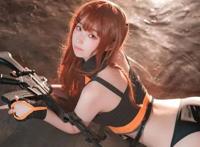 韩国人气网美的Bambi，Cos还原二次元美女绝美身材