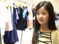 网络最火的“二次元”少女，裴佳欣和蔡萝莉，你更喜欢哪个？