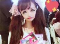 日本少女疯狂整容，变成现实版的“二次元美女”，网友：青蛙脸！