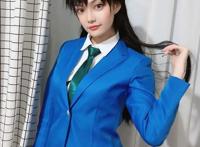 高中生突破次元壁，完美cos小兰，腐团儿神还原美杜莎，身材美爆
