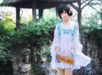初中小姐姐COS移花宫少女，腿太真实，这是二次元走出来了？