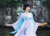 初中小姐姐COS移花宫少女，腿太真实，这是二次元走出来了？