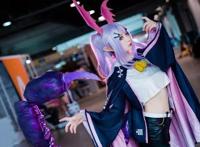 漫展COS场照：明日方舟——狮蝎，好魔性的尾巴啊！