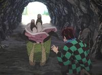 《鬼灭之刃》：祢豆子的豆式卖萌大法，小短腿让老阿姨露出痴汉笑