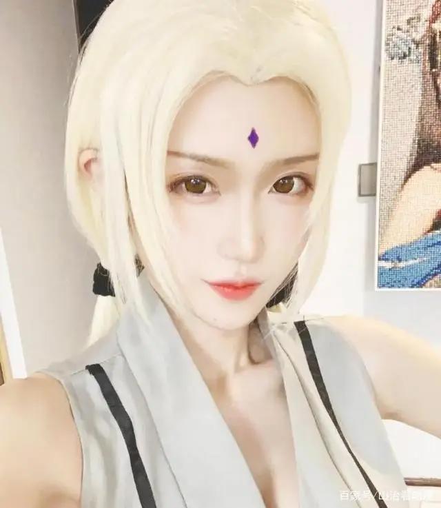 火影：腐团儿cos纲手和雏田，纲手神还原，雏田的白眼变成黑瞳