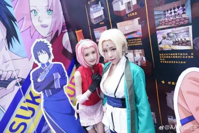 火影:cos纲手小樱师徒二人照,小樱超级美,网友:纲手真大!
