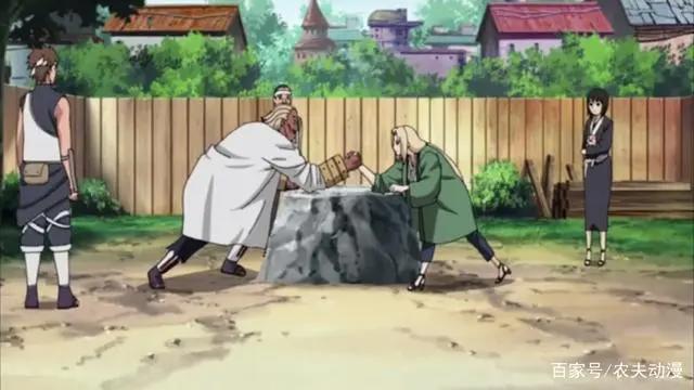 他的力气比纲手还大,跟纲手掰手腕,纲手输得心服口服