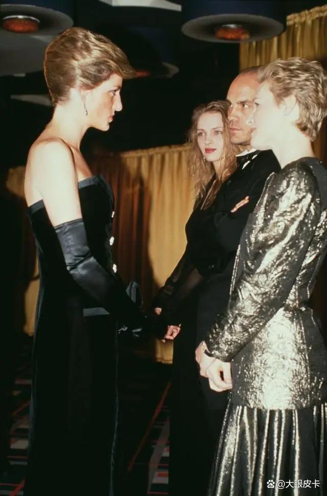「1981-1997」戴安娜王妃的50张名人合影，从青涩到成熟