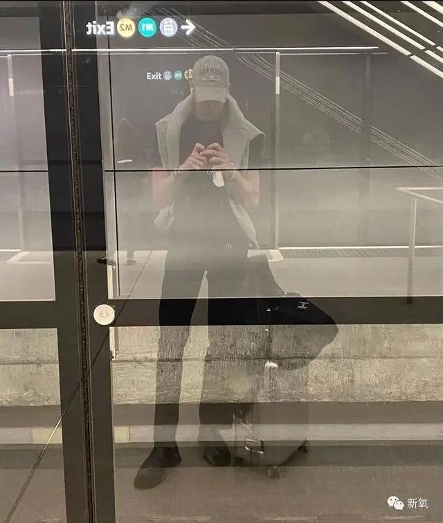 他是首位拥有Z世代时尚明星所有必须气质的人?
