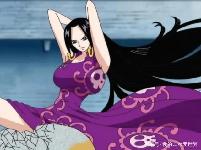 《海贼王》中的黑发美女,罗宾博学,紫罗兰妖艳,她最自恋