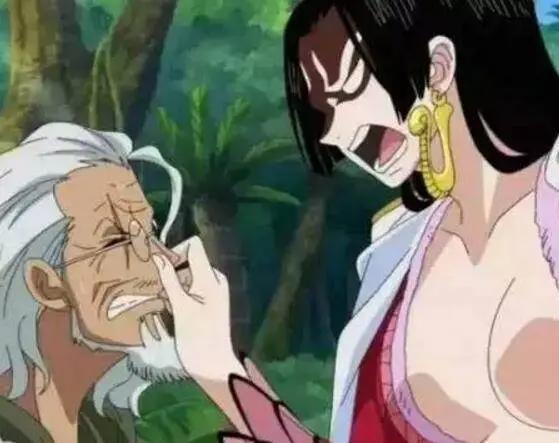海贼王最凶险五位女人排名，大妈第三，女帝垫底