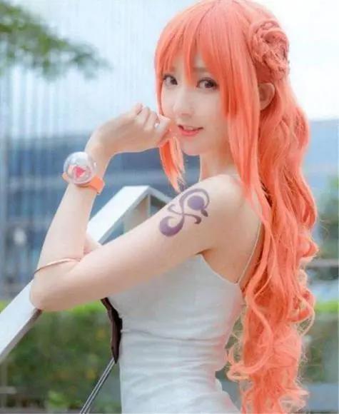 海贼王：COS草帽海贼团女神娜美，穿白色礼服那个小姐姐好可爱