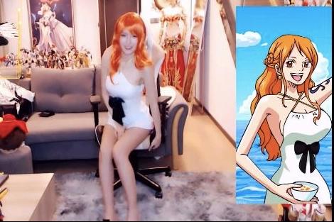 腐团儿cos娜美，还原度相当高，直言裙子有点短，观众直呼过瘾