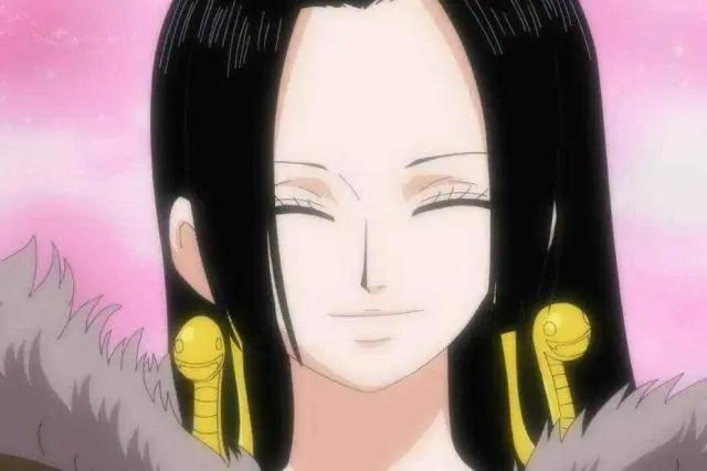 海贼王:五大海贼团的“团花”谁更美?娜美与女帝平分秋色