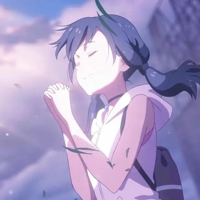 动漫女生头像丨我想追逐月亮，捕捉云朵和星辰