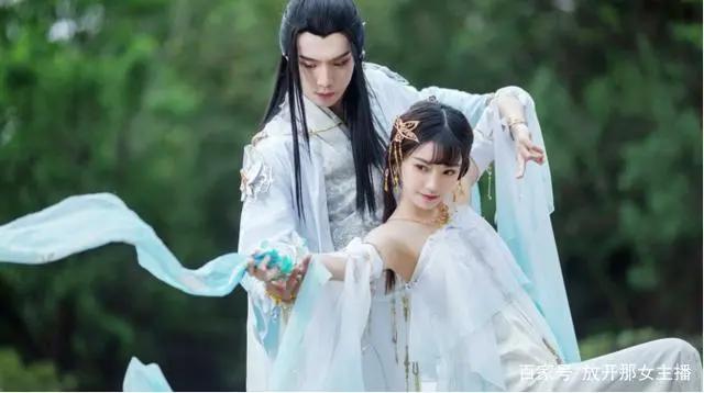 纯欲风入侵二次元!当动漫女神也抹奶油,怼脚丫,LSP还能活?