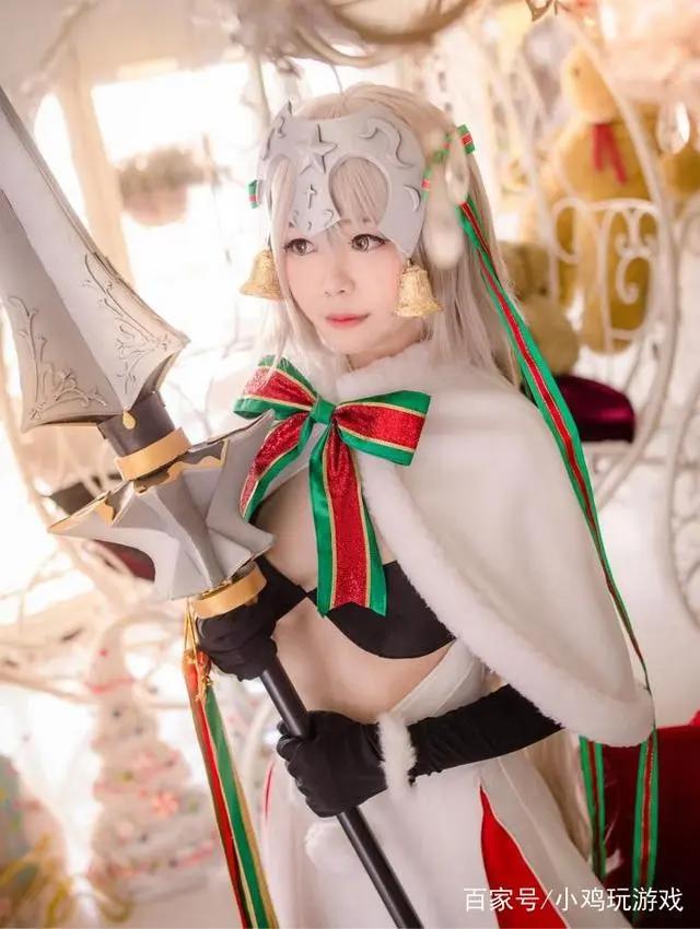 二次元美女圣诞贞德Cosplay