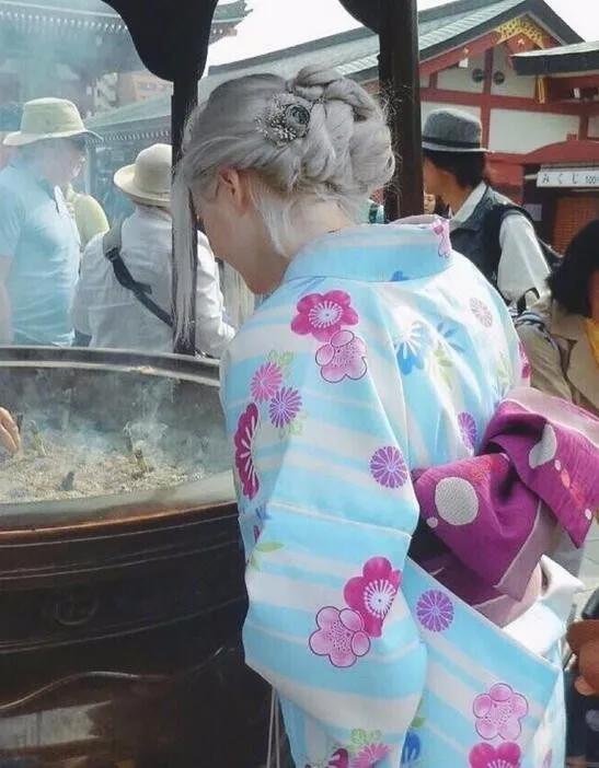 意大利混血美女因长得像二次元少女而走红网络，网友：美得不真实