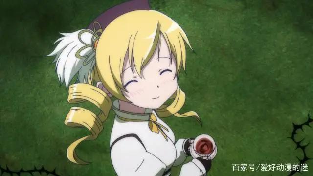 裙底藏有武器的二次元美少女,除了六花,你还能想到哪些?
