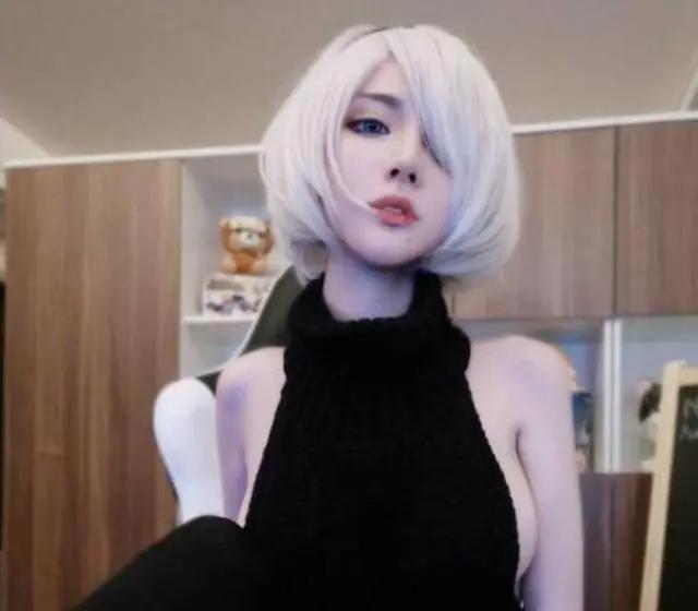 斗鱼COS大佬二次元风格？这样的美女现实比网络更好看！