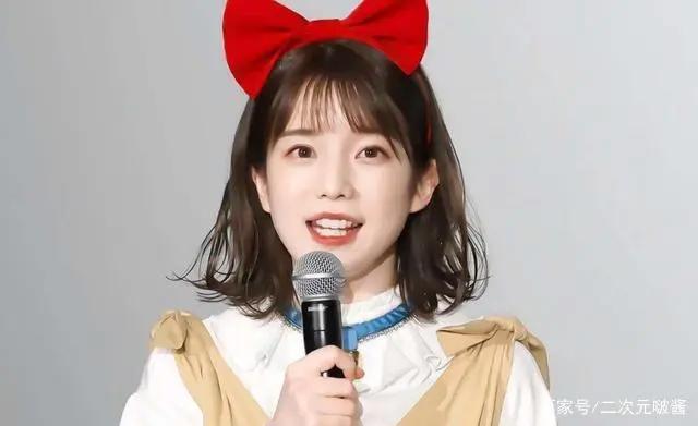 29岁美女主播cos祢豆子，眼妆成最大亮点，女扮男装打破次元壁