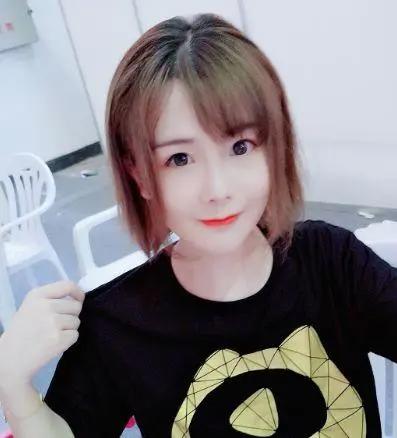 二次元一姐不是蔡萝莉，不是赛高酱，而是男扮女装的他！