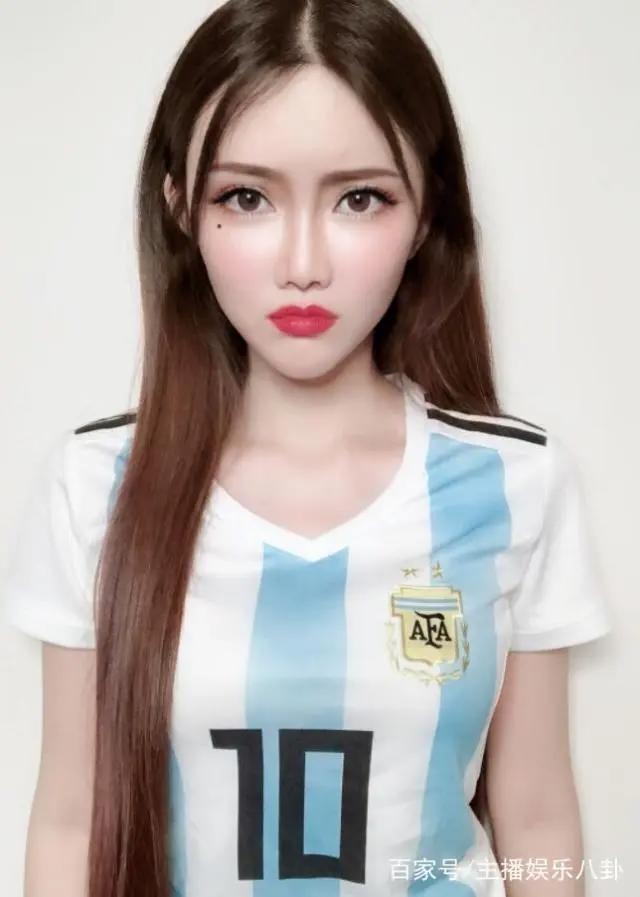抖音二次元COS女神不知水舞sy因高配版火舞走红完美身材圈粉无数