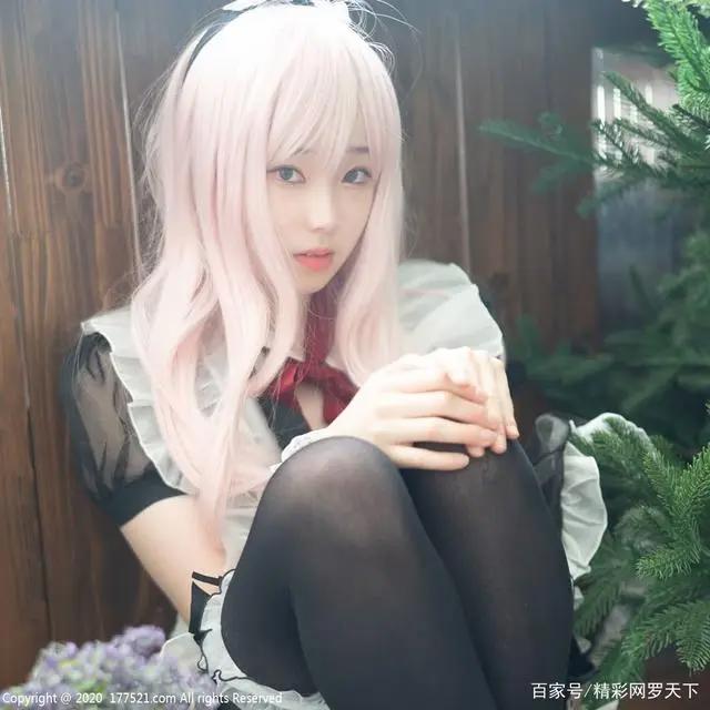 韩国人气网美的Bambi，Cos还原二次元美女绝美身材