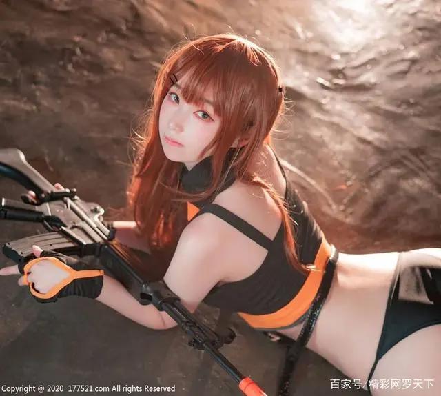 韩国人气网美的Bambi，Cos还原二次元美女绝美身材