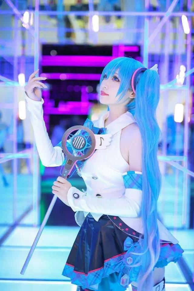 COS:二次元中美女走出屏幕，你会忍心拒绝这么美丽的小魔仙吗？