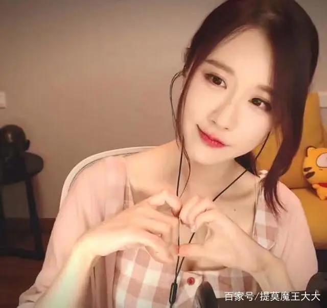 萌出血的二次元女主播盘点，轩子巨2兔身材好，她最卡哇伊