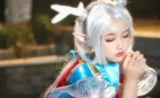 动漫：二次元女孩cos瑶，神还原，可爱有灵性