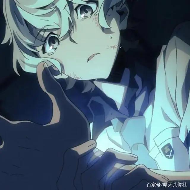 动漫男生头像，世间任何景象都不及你耀眼