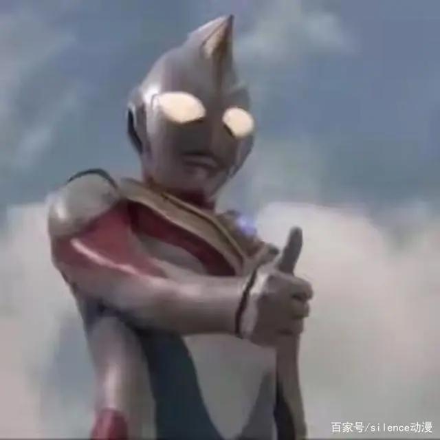直男专用的动漫情头，胖虎和静香在一起，奥特曼和小怪兽最有爱
