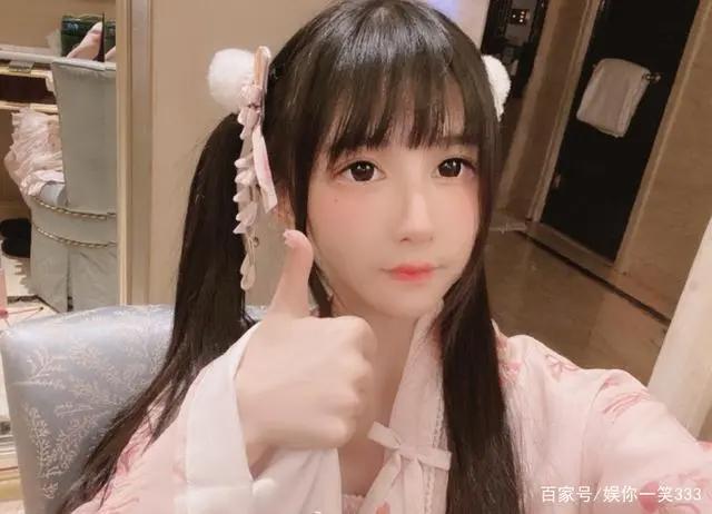 蔡萝莉二次元人设崩塌，表面呆萌可爱，背地里却有不为人知的一面