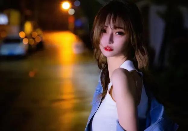 二次元萌御女神不二丸叽一年收割百万订阅,网友:新一代轩子?
