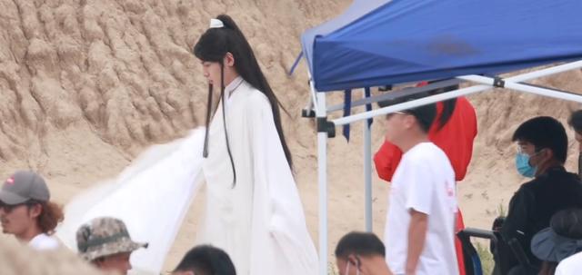 谢怜比花城宽出一半,掀斗笠不忍直视,《天官赐福》毁的体无完肤