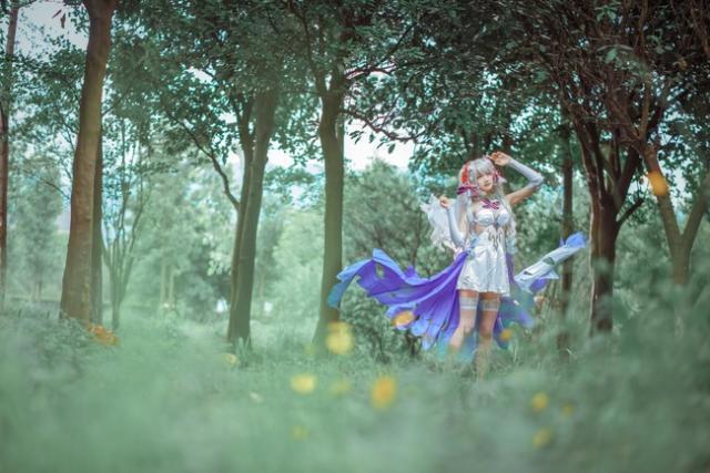 碧蓝航线:欧根亲王cos,花嫁cos美如画,逆天长腿万人迷