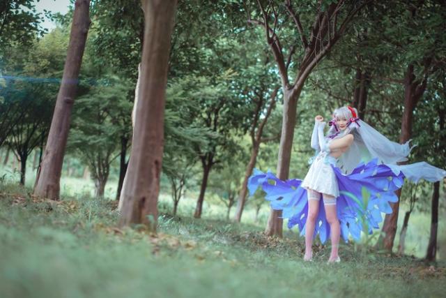 碧蓝航线：欧根亲王cos，花嫁cos美如画，逆天长腿万人迷