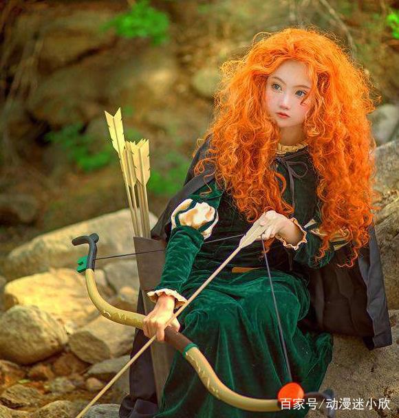 次元壁破碎，这个萌妹子的cosplay，分分钟让人觉得置身二次元！