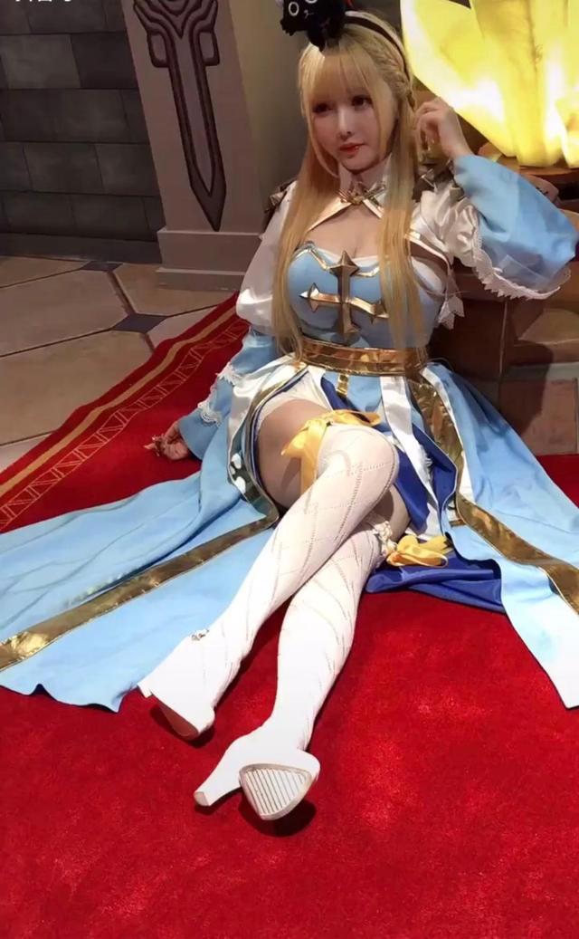 二次元cosplay壁纸，非女装大佬，漫展最吸引的展台