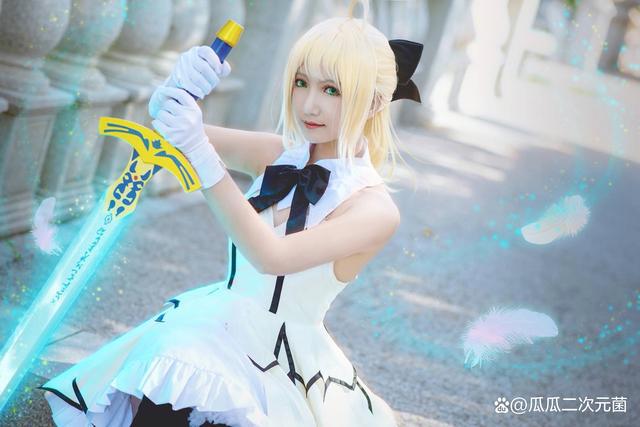 二次元cos：FGO·SABER丨许多鱼鱼鱼