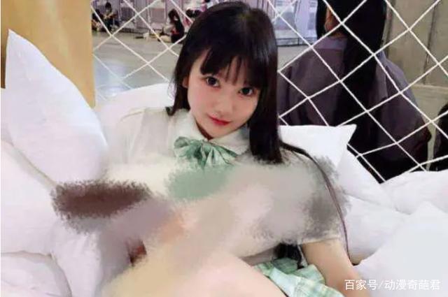 16岁少女穿JK装在广州漫展上拍私房照，二次元圈再次躺枪风评被害